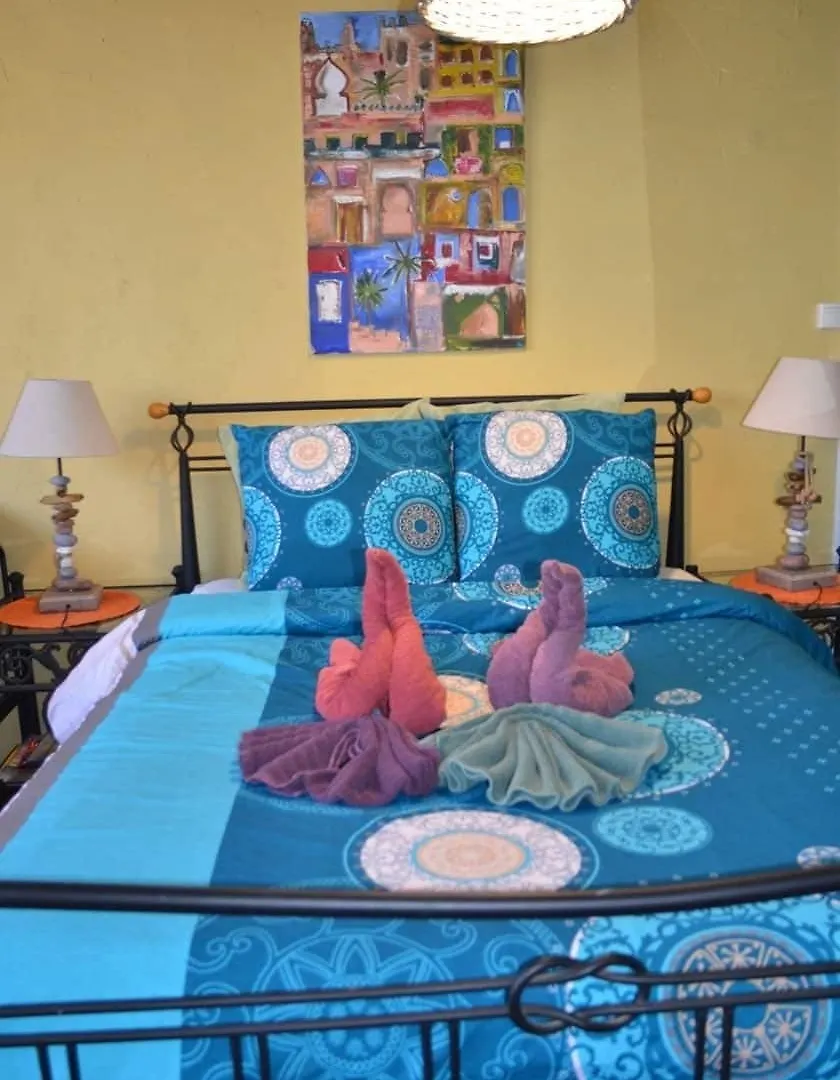 מרסיי Chambre D'Hote La Maison Du Petit Canard 2*,  צרפת
